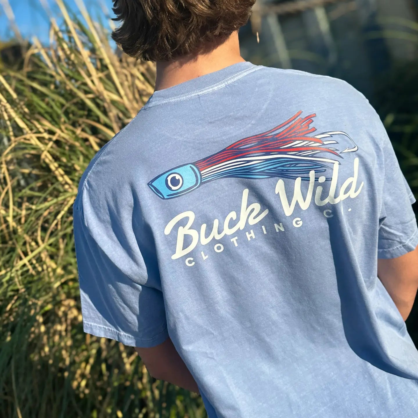 LURE AWAY TEE
