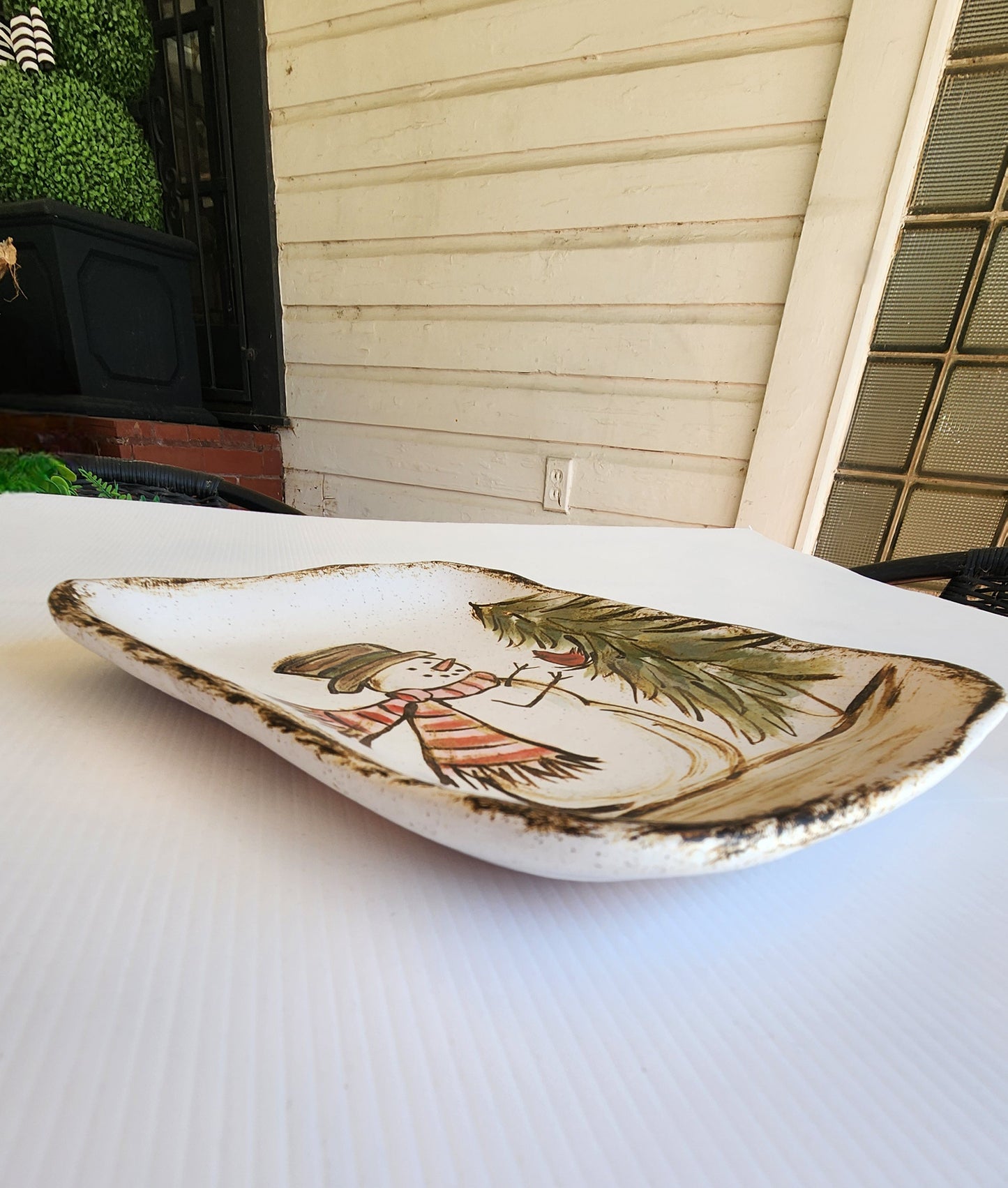 SNOWMAN MEETS CARDINAL PLATE