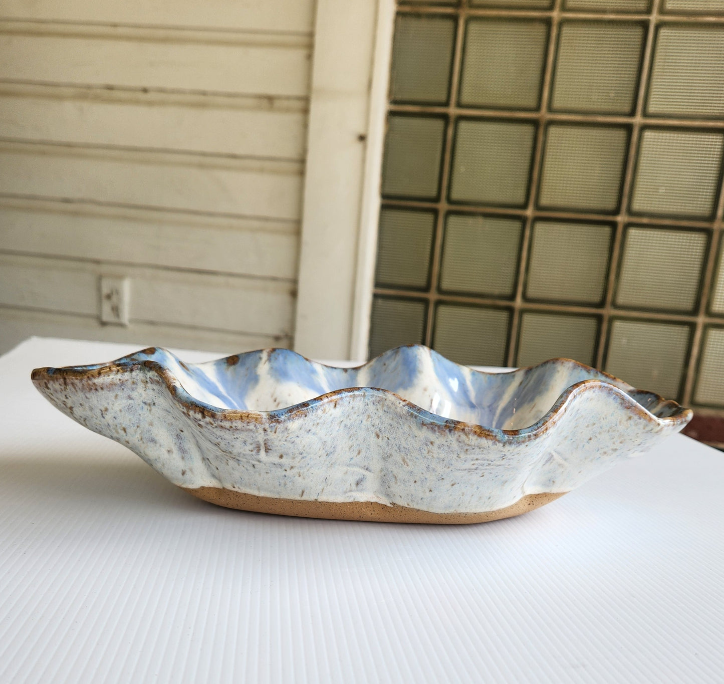 FLUTTER DISH - BLUE WILLOW