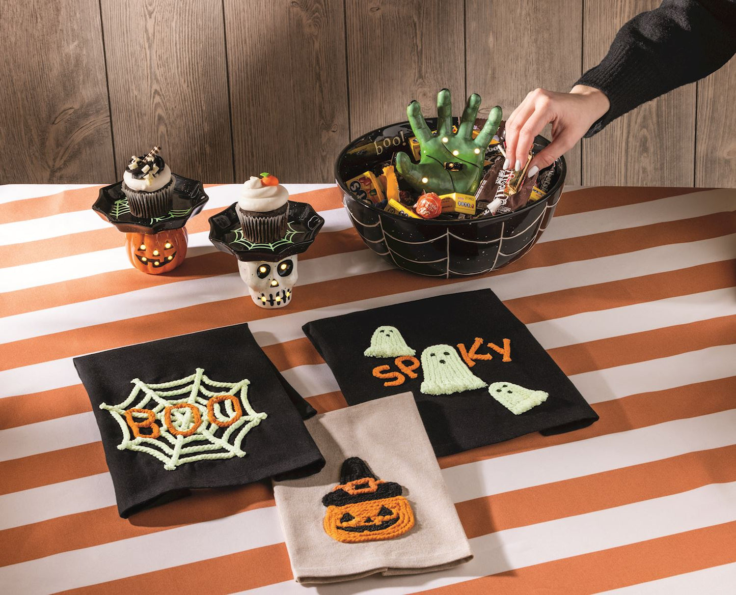 HALLOWEEN GLOW ROPE TOWELS