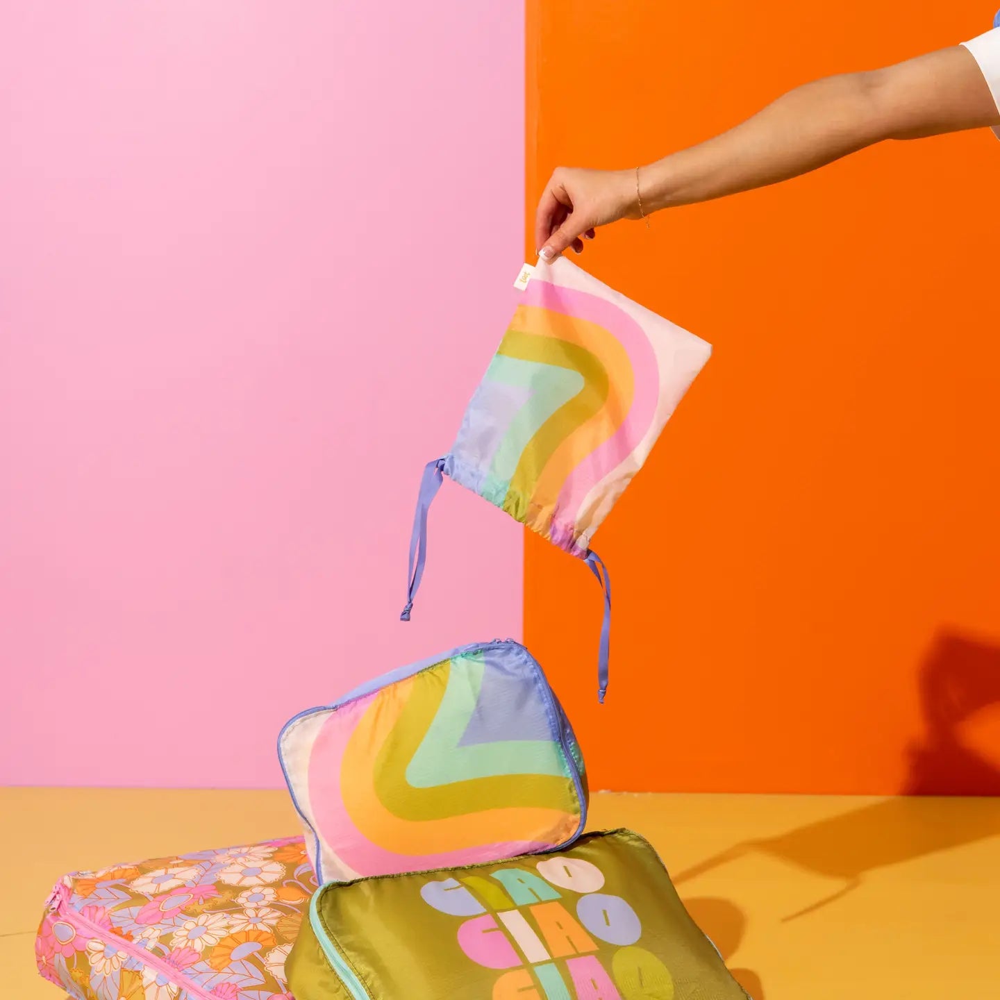 DELIGHTFUL PACKING CUBES SET