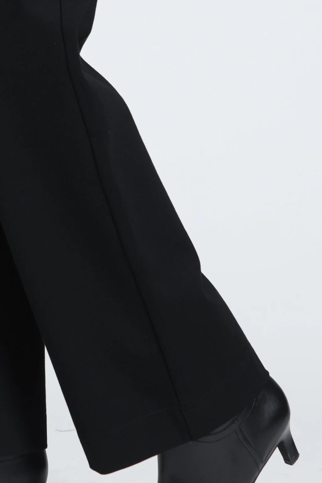 BLACK PATCH POCKET PANT