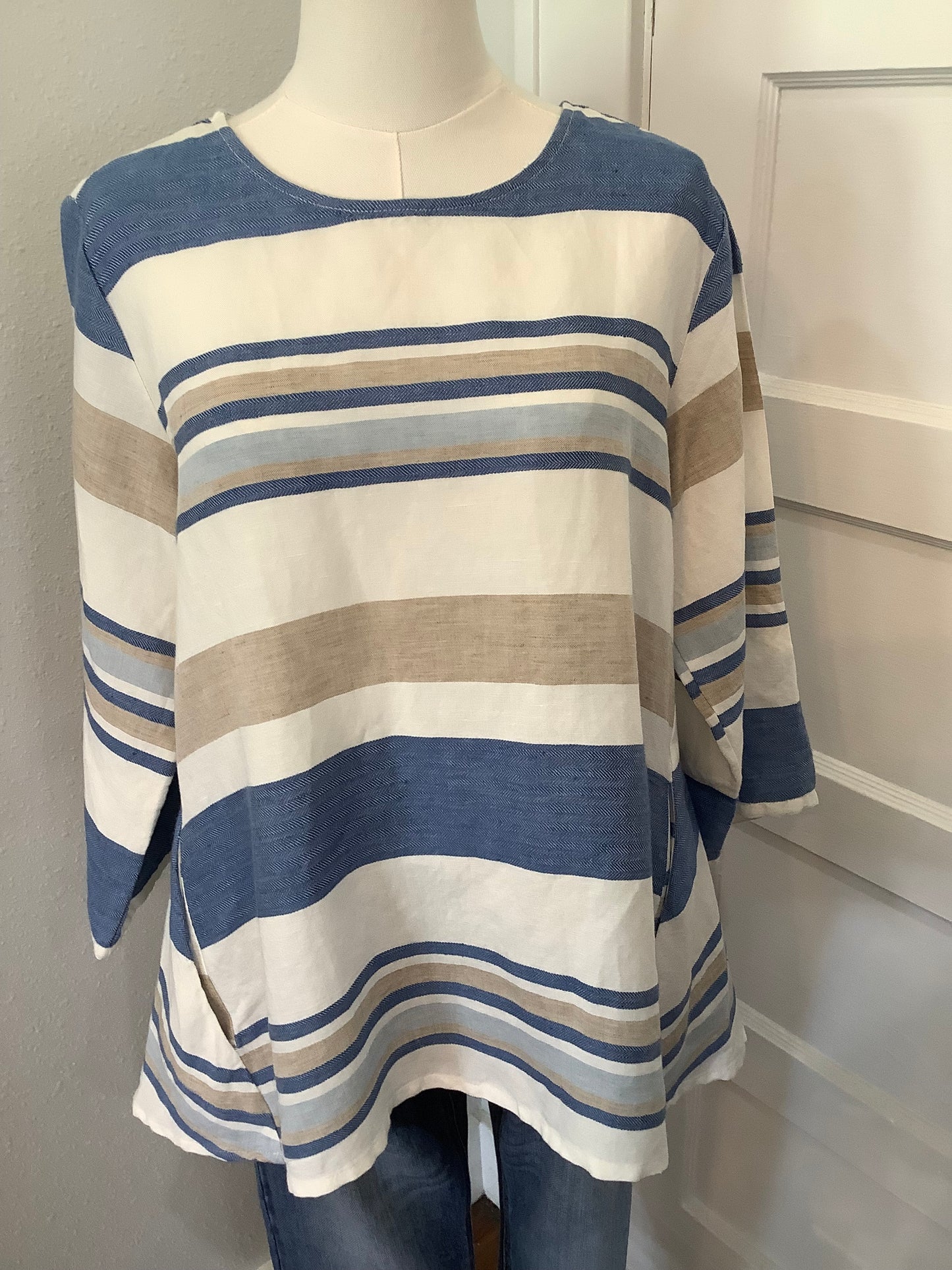 KHAKI & BLUE STRIPE LINEN BACK BUTTON TOP