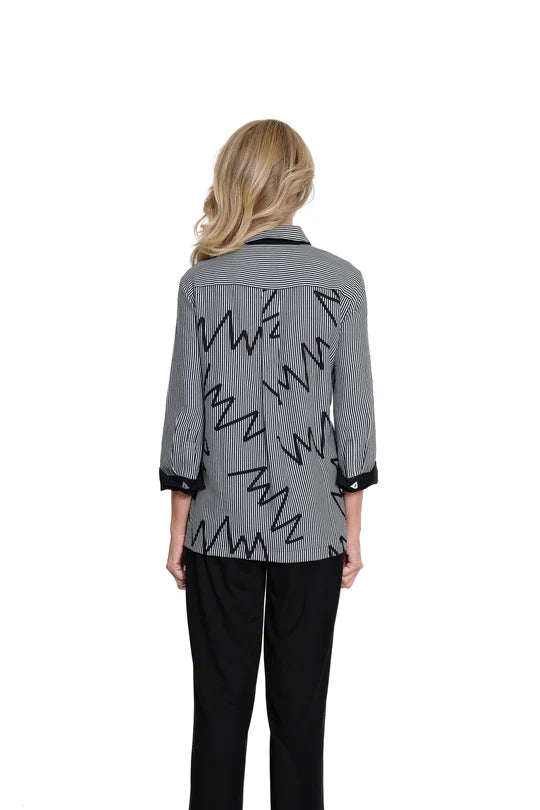 FUNKY BLACK & WHITE BUTTON TOP