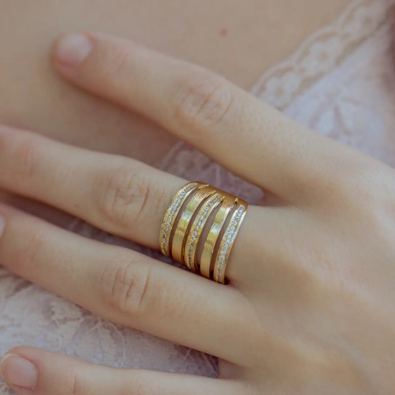 AKILA MULTIBAND BRING