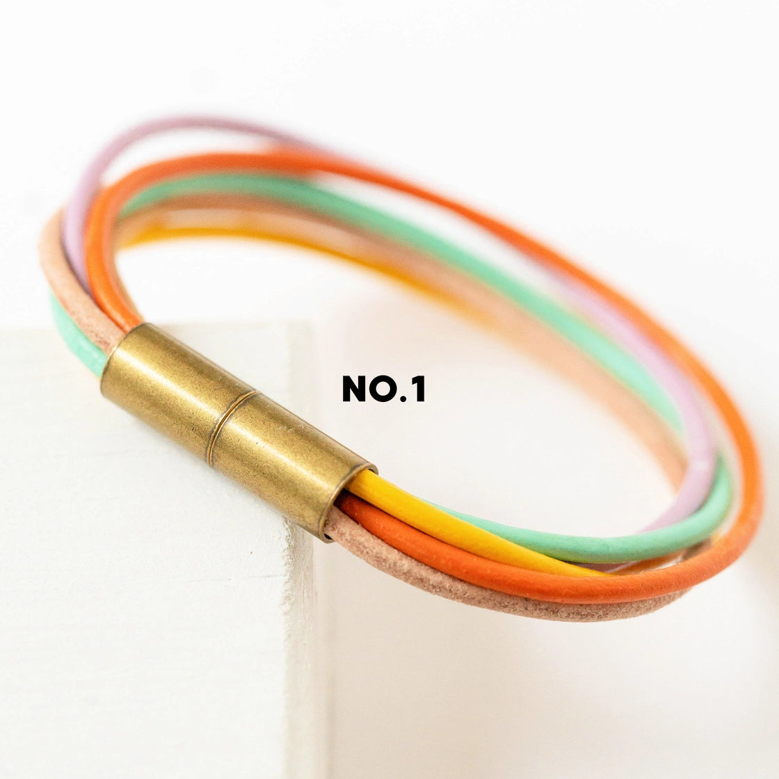 MAGNETIC COLORFUL LEATHER BRACELETS