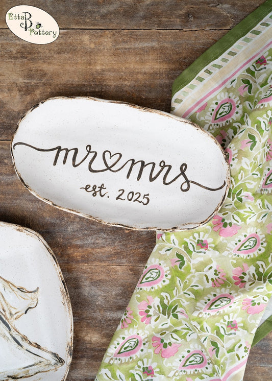 MR & MRS 2025 OVAL TRAY
