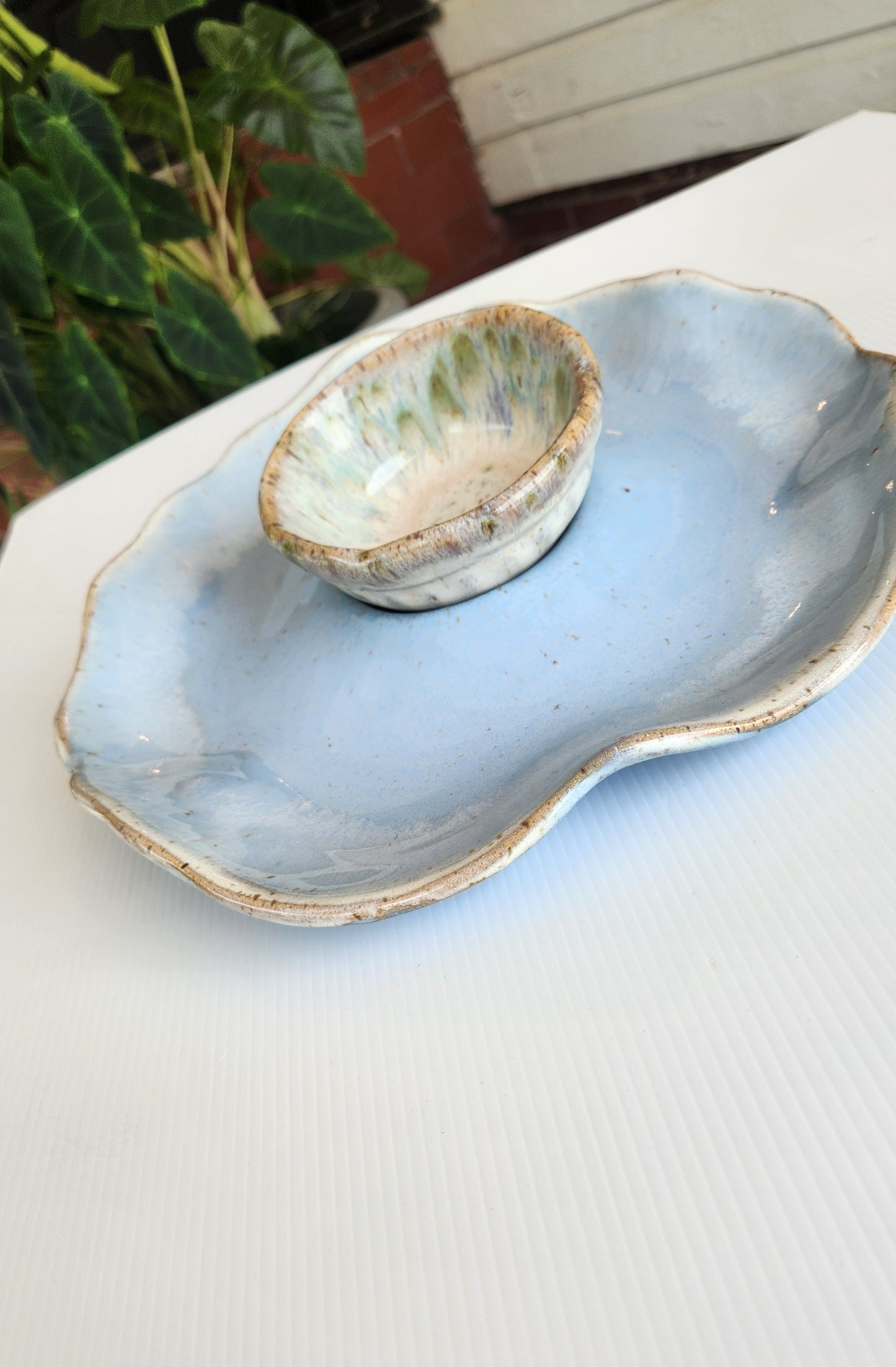 SMALL HORS D'OEUVRE DISH