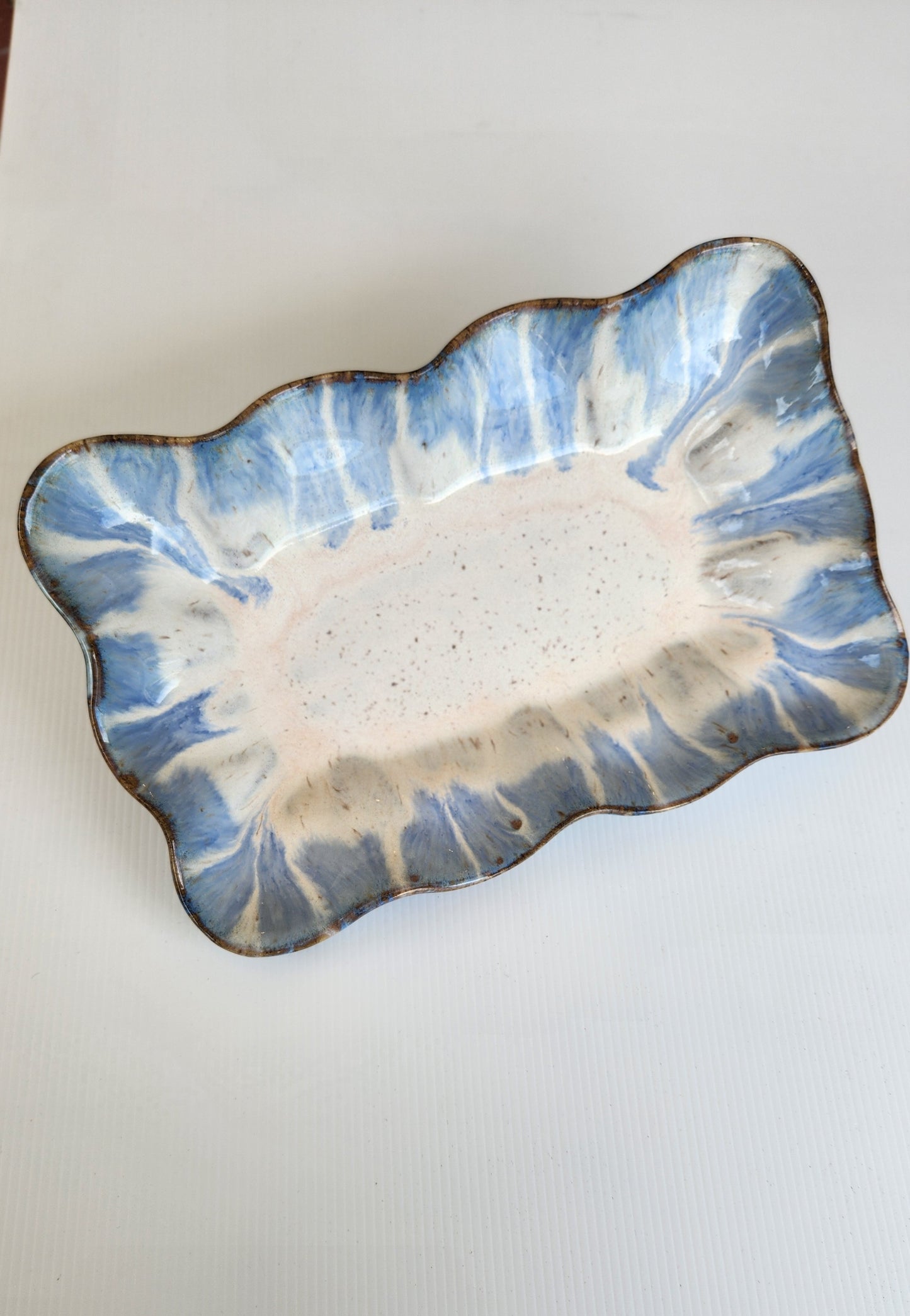 RUFFLED RECTANGLE DISH
