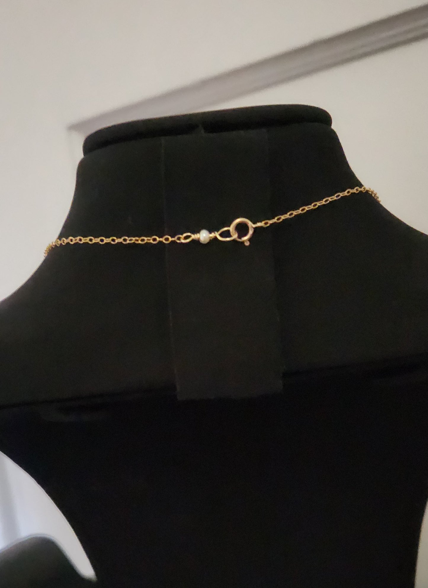 GOLD-FILLED CHAIN DROP CLUSTER PEARL NECKLACE