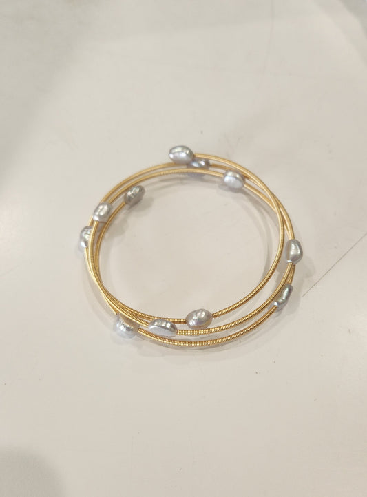 BAROQUE GRAY PEARL MEMORY WIRE BRACELET