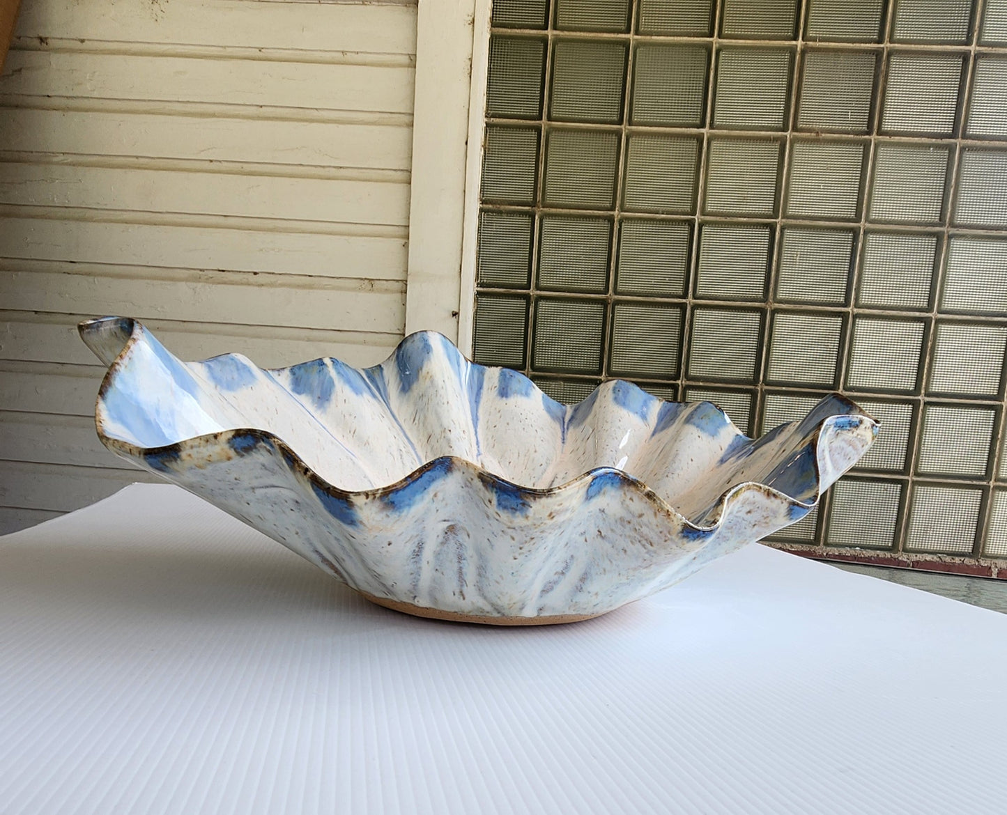 HALF SHELL - BLUE WILLOW