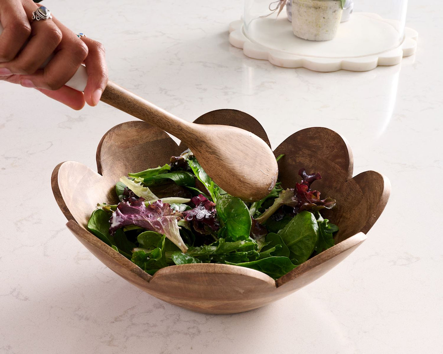SCALLOP SERVING BOWL & SPOON SET