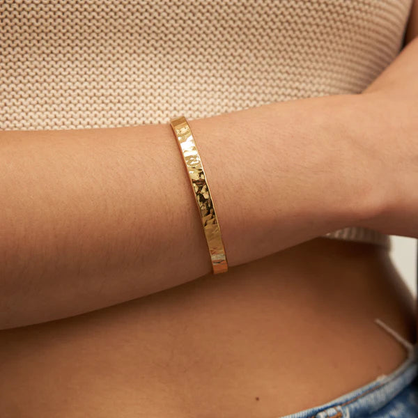 HAMMERED BANGLE