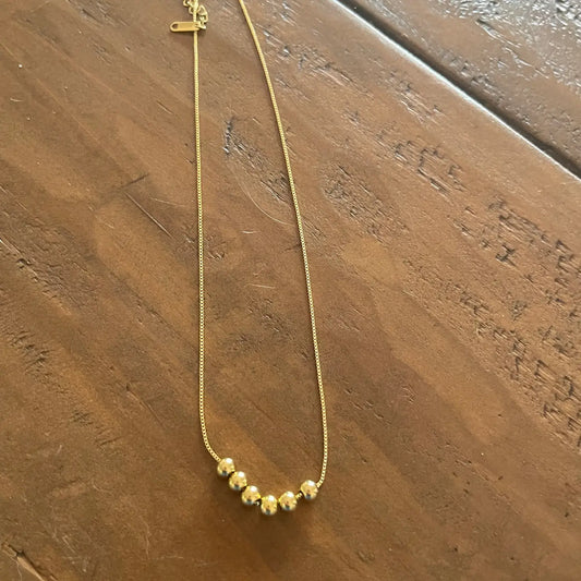 SIMPLE BEADED CHOKER NECKALCE