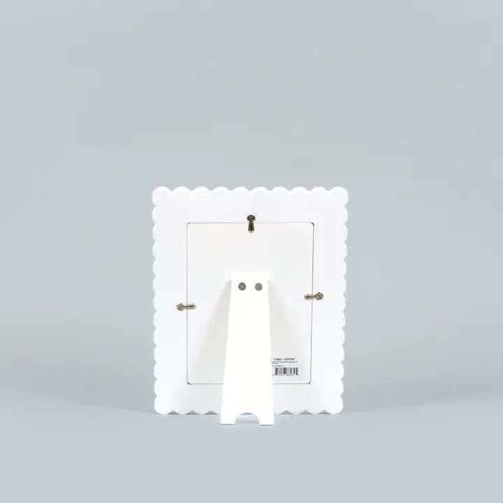 WHITE SCALLOPED WOODEN FRAME