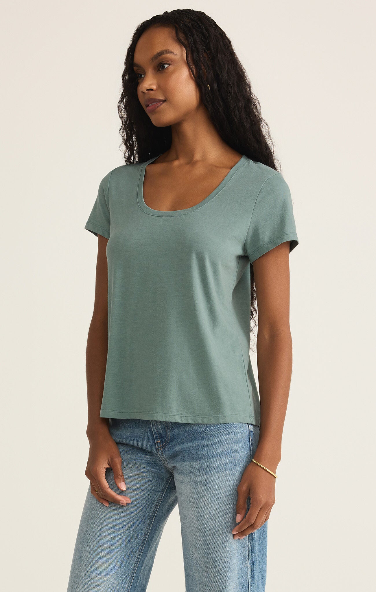 ANYWHERE SCOOP TEE - SEA PINE