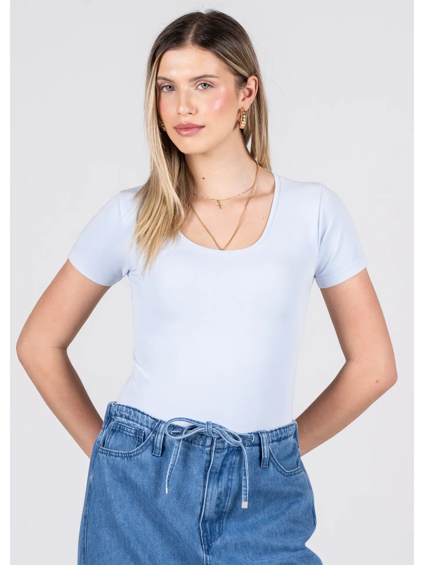 SHORT SLEEVE SCOOP NECK TEE - WHITE