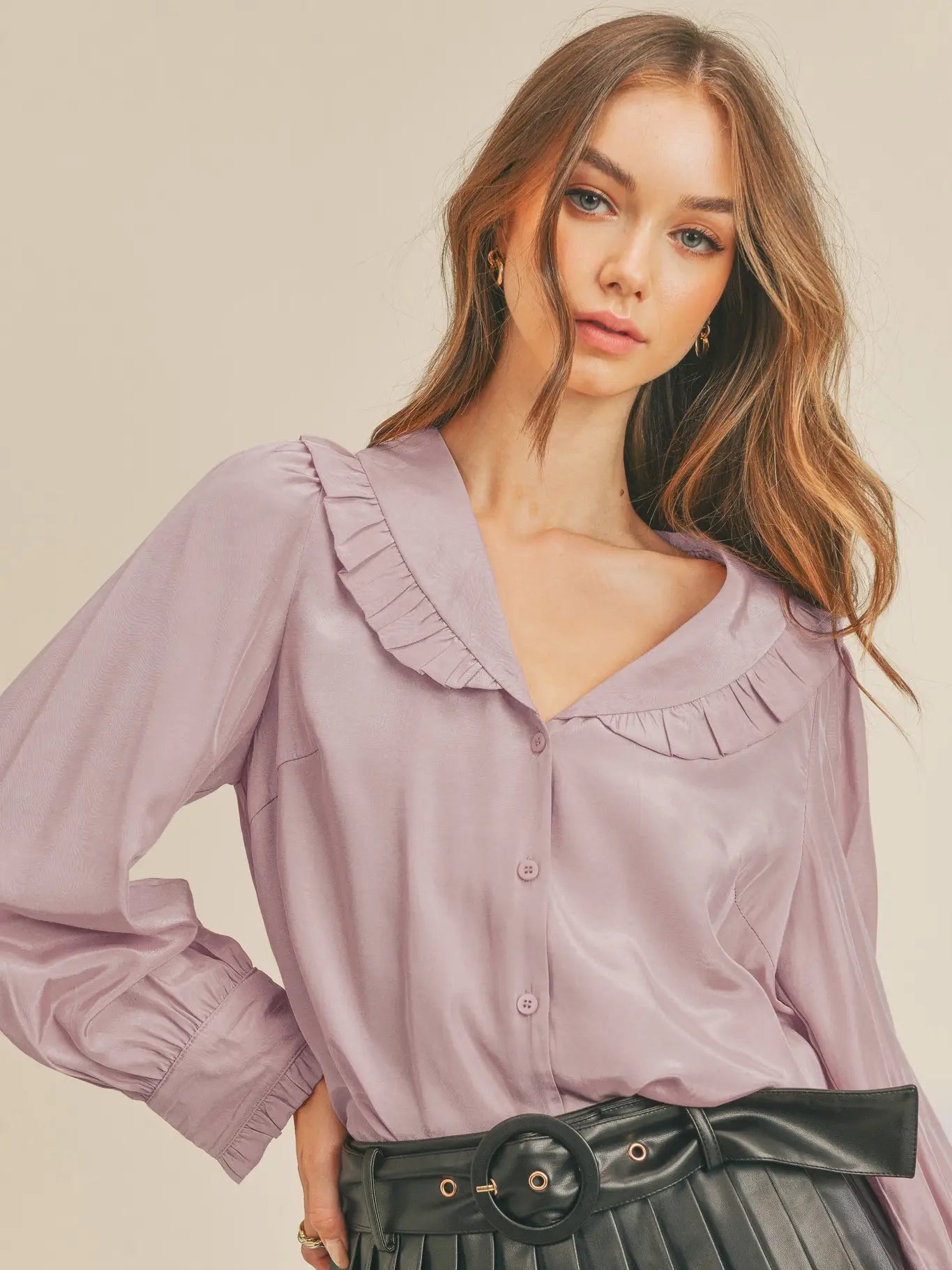 RUFFLE COLLAR BUTTON DOWN TOP