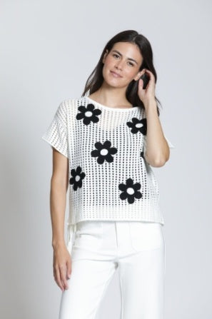 DAISY YARN PULLOVER TOP