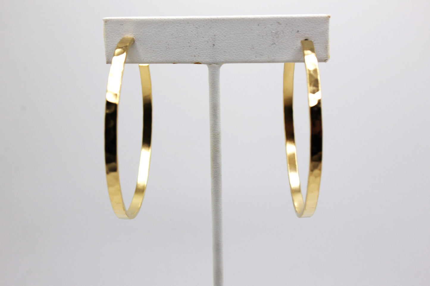 28MM HAMMERED HOOP EARRINGS