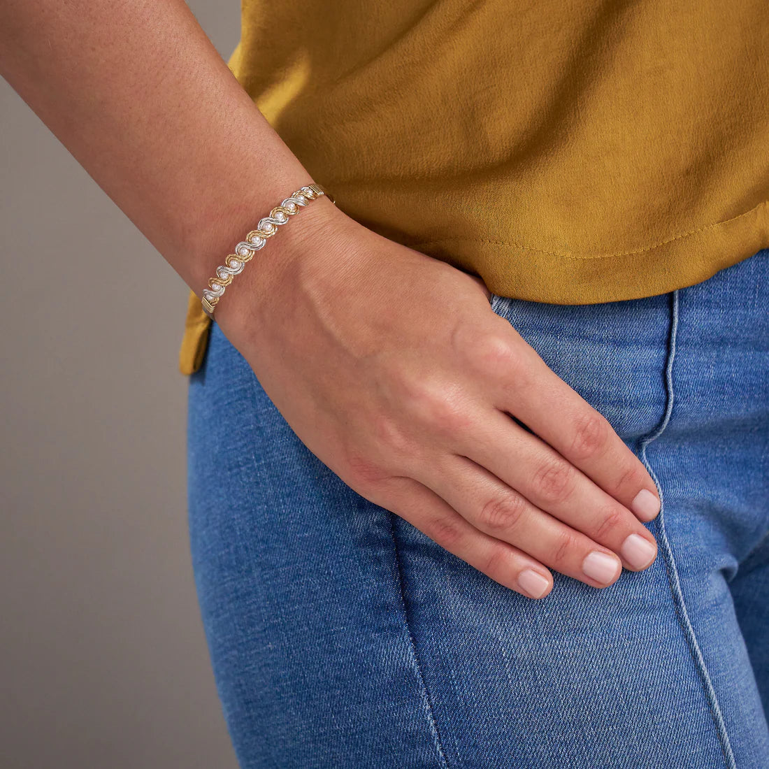 HEAD OVER HEELS BRACELET