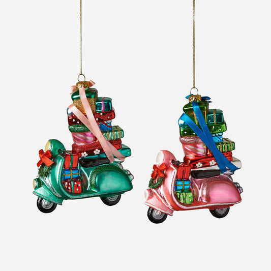 SCOOTER W/ PRESENTS ORNAMENT