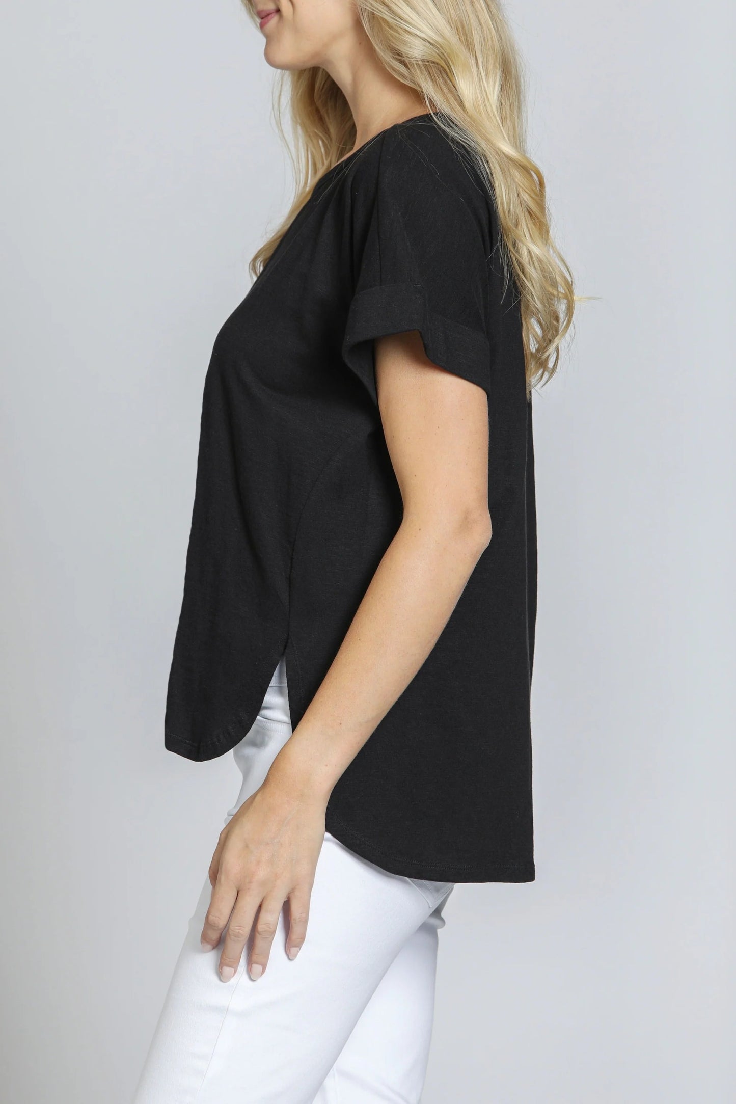 BLACK ROLLED SLEEVE TOP