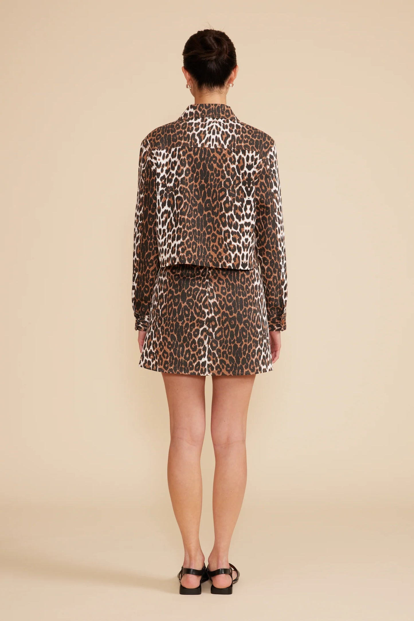 CARA CROPPED LEOPARD JACKET