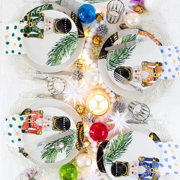 NUTCRACKERS ASSORTED DINNER PLATES