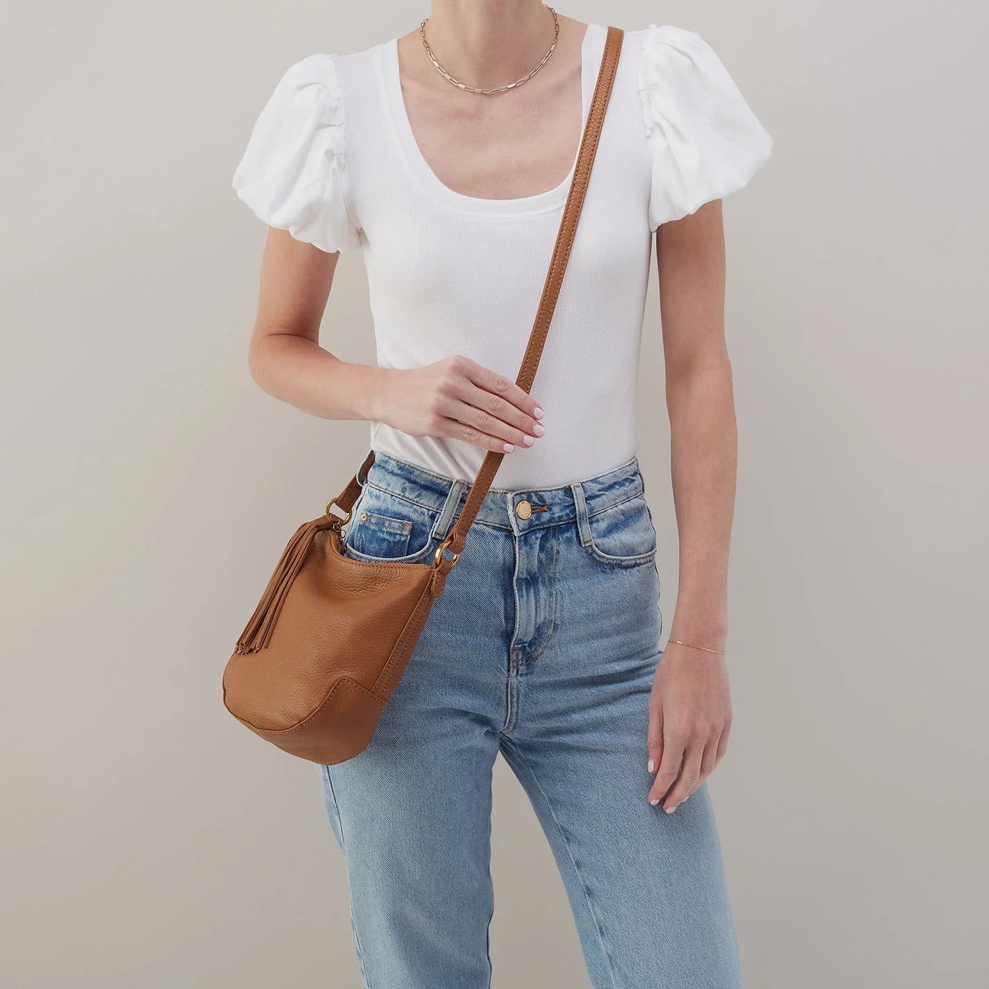 LEXI SMALL CROSSBODY - WARM HONEY