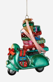SCOOTER W/ PRESENTS ORNAMENT