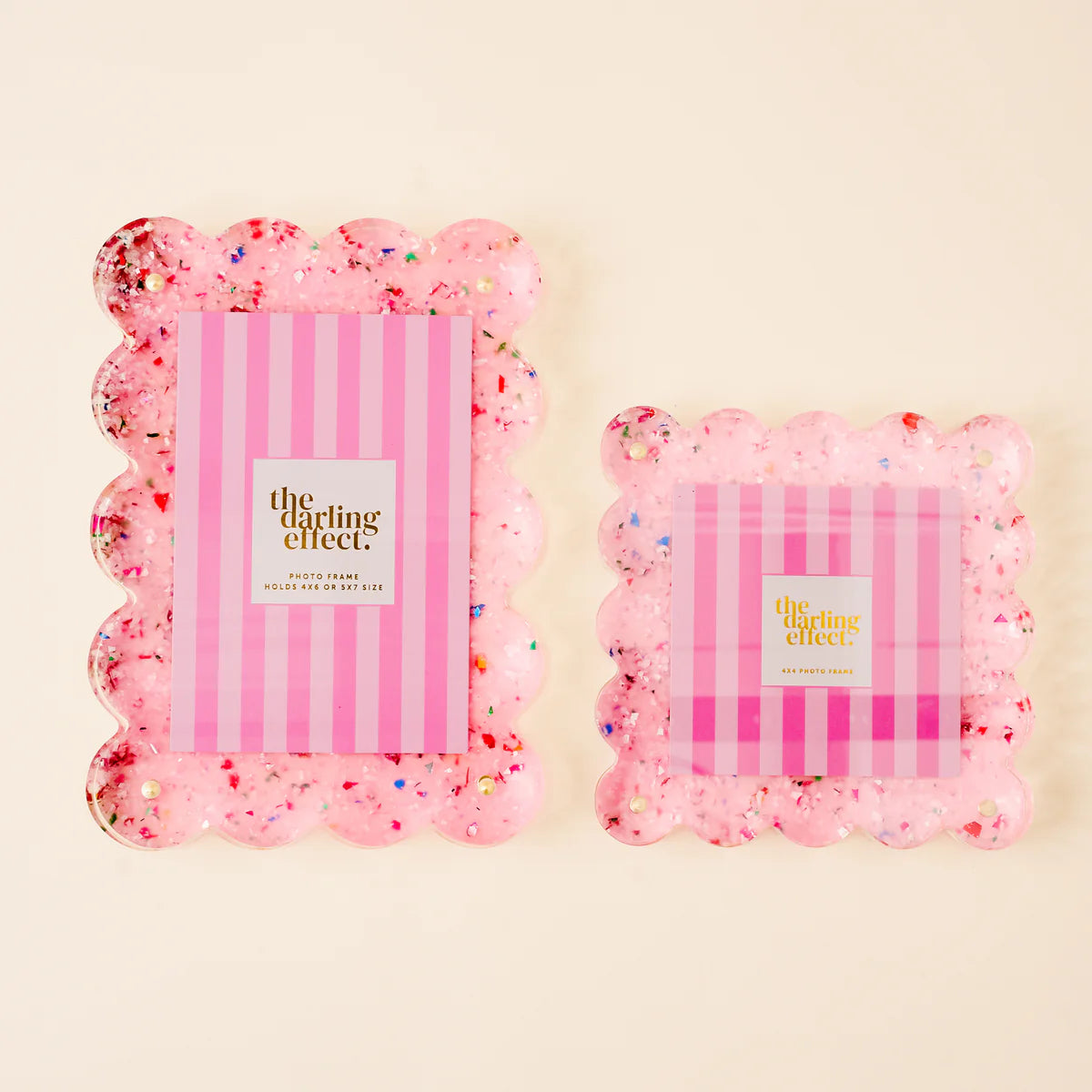 RECTANGLE SCALLOPED ACRYLIC FRAME