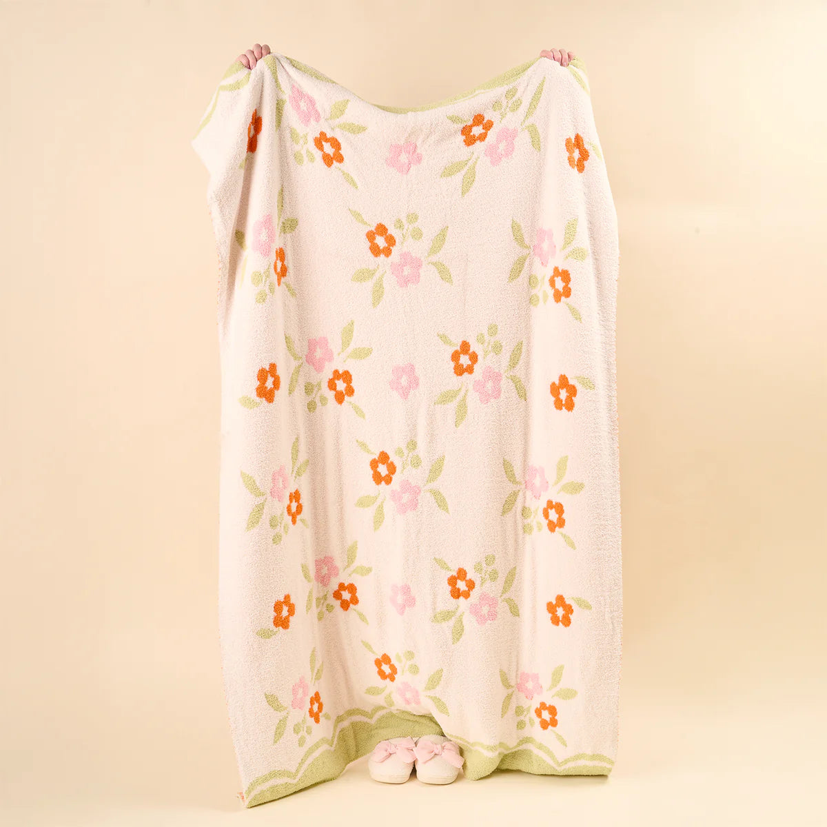 COZY DREAMS LUXE BLANKET - SCALLOPED FLORAL PINK