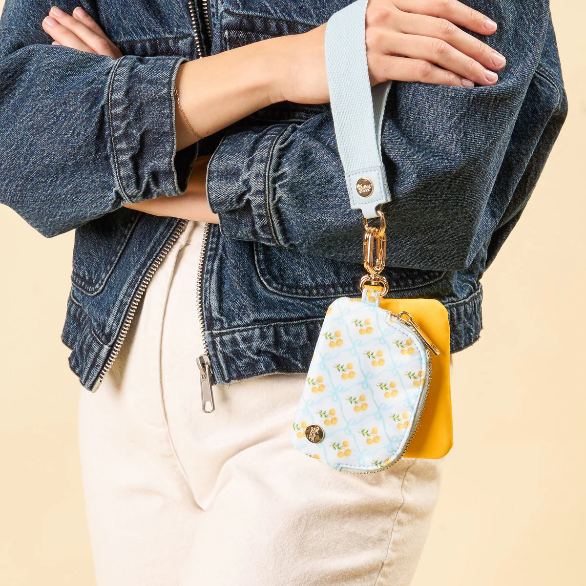 DYNAMIC DUO POUCH WRISTLET