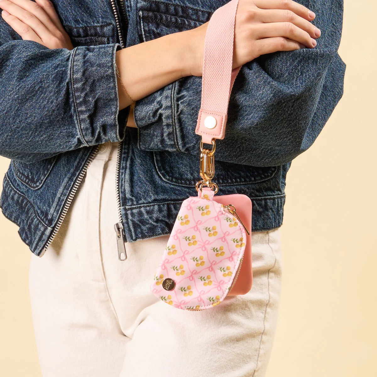 DYNAMIC DUO POUCH WRISTLET