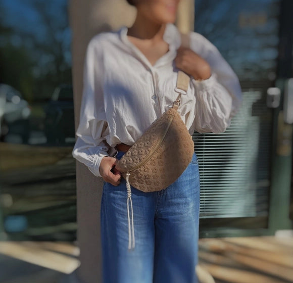 DAISY EMBOSSED BELT SLING BAG
