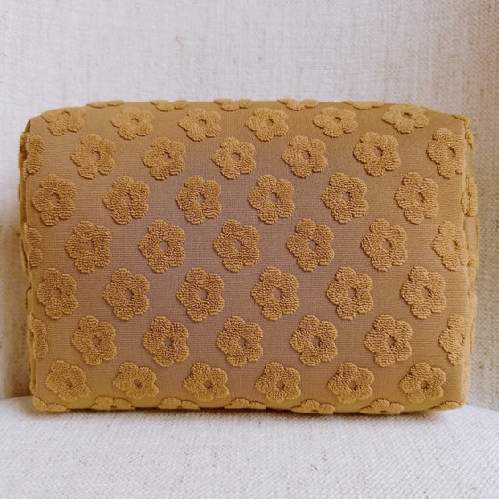 DAISY EMBOSSED COSMETIC CASE