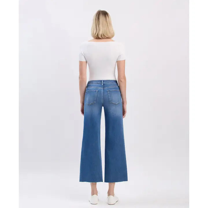 HIGH RISE CLEAN CUT RAW HEM CROP SLIM WIDE JEANS