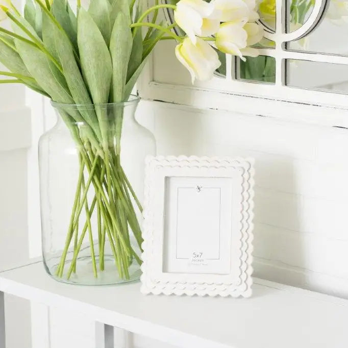 WHITE SCALLOPED WOODEN FRAME
