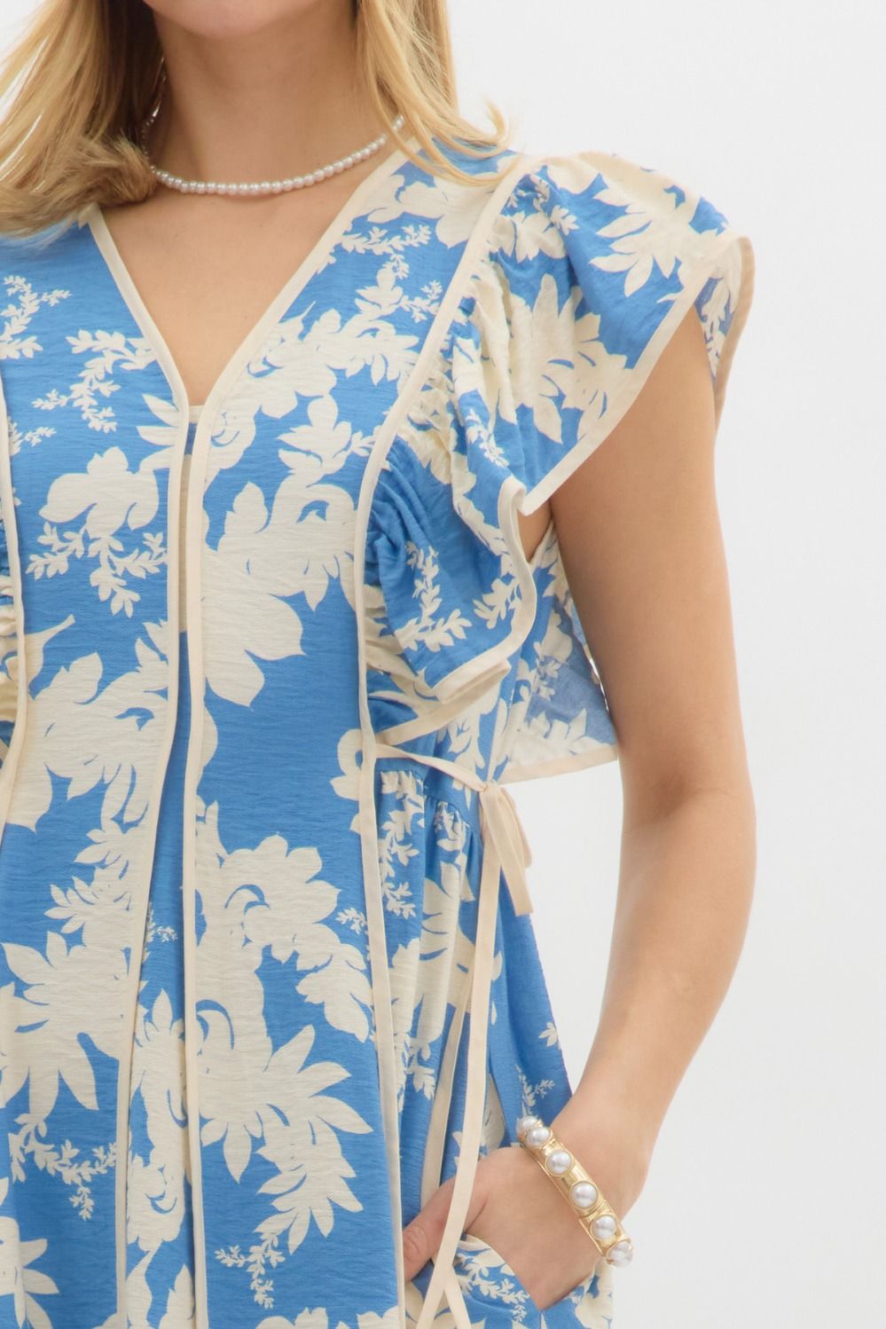 BOTANICAL FLUTTER SLEEVE DRESS