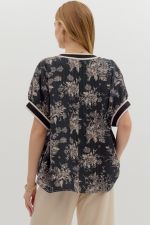 BLACK FLORAL PULLOVER TOP