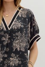 BLACK FLORAL PULLOVER TOP