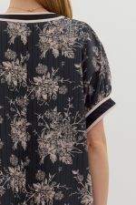 BLACK FLORAL PULLOVER TOP