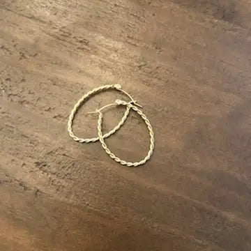 THIN ROPE CHAIN OVAL HOOP EARRINGS