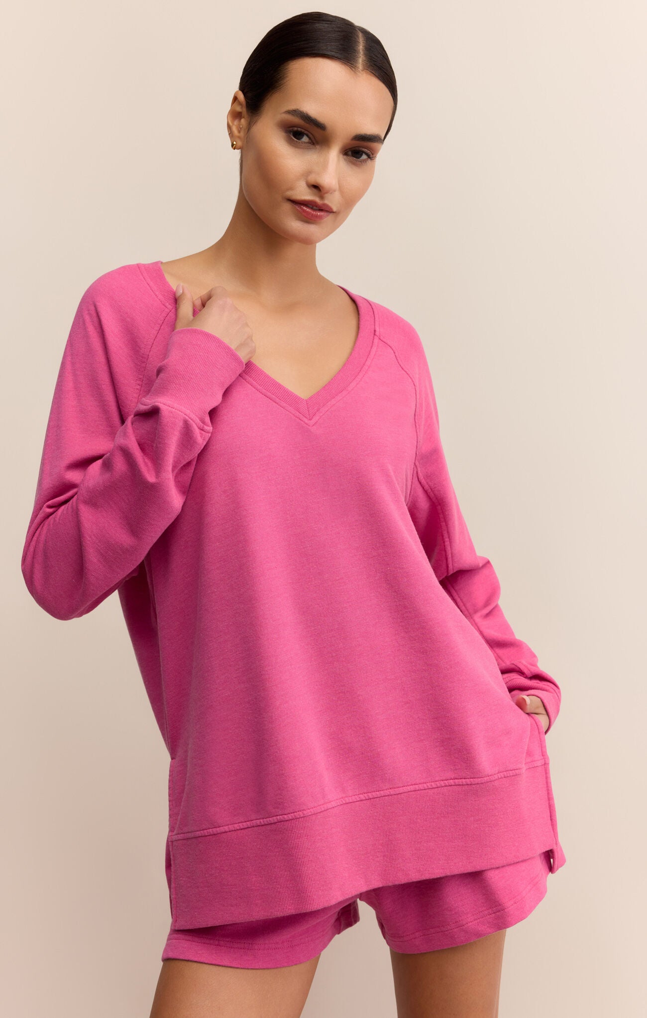 WEEKENDER V NECK - ISLAND PINK