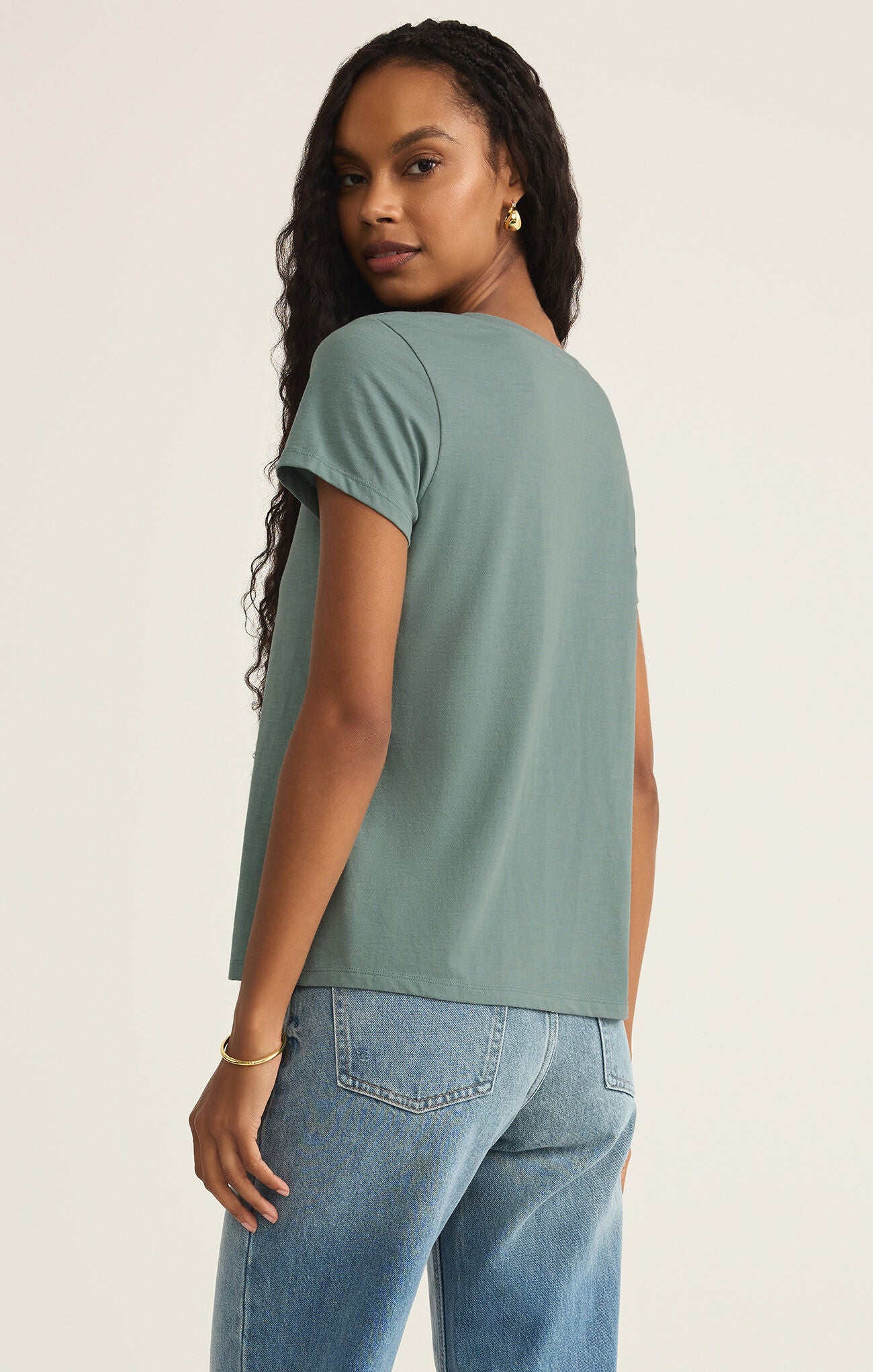 ANYWHERE SCOOP TEE - SEA PINE