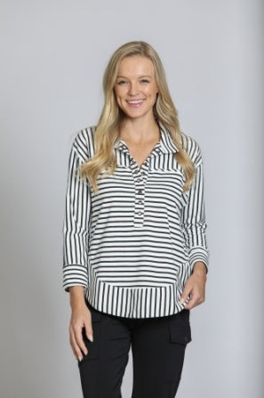 BLACK & WHITE STRIPED PULLOVER