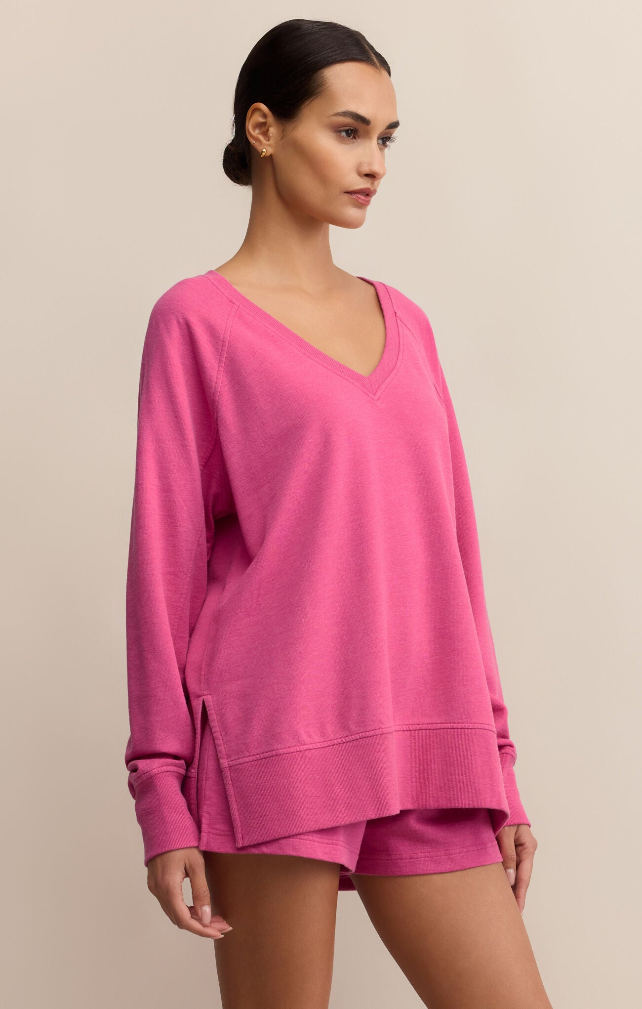 WEEKENDER V NECK - ISLAND PINK