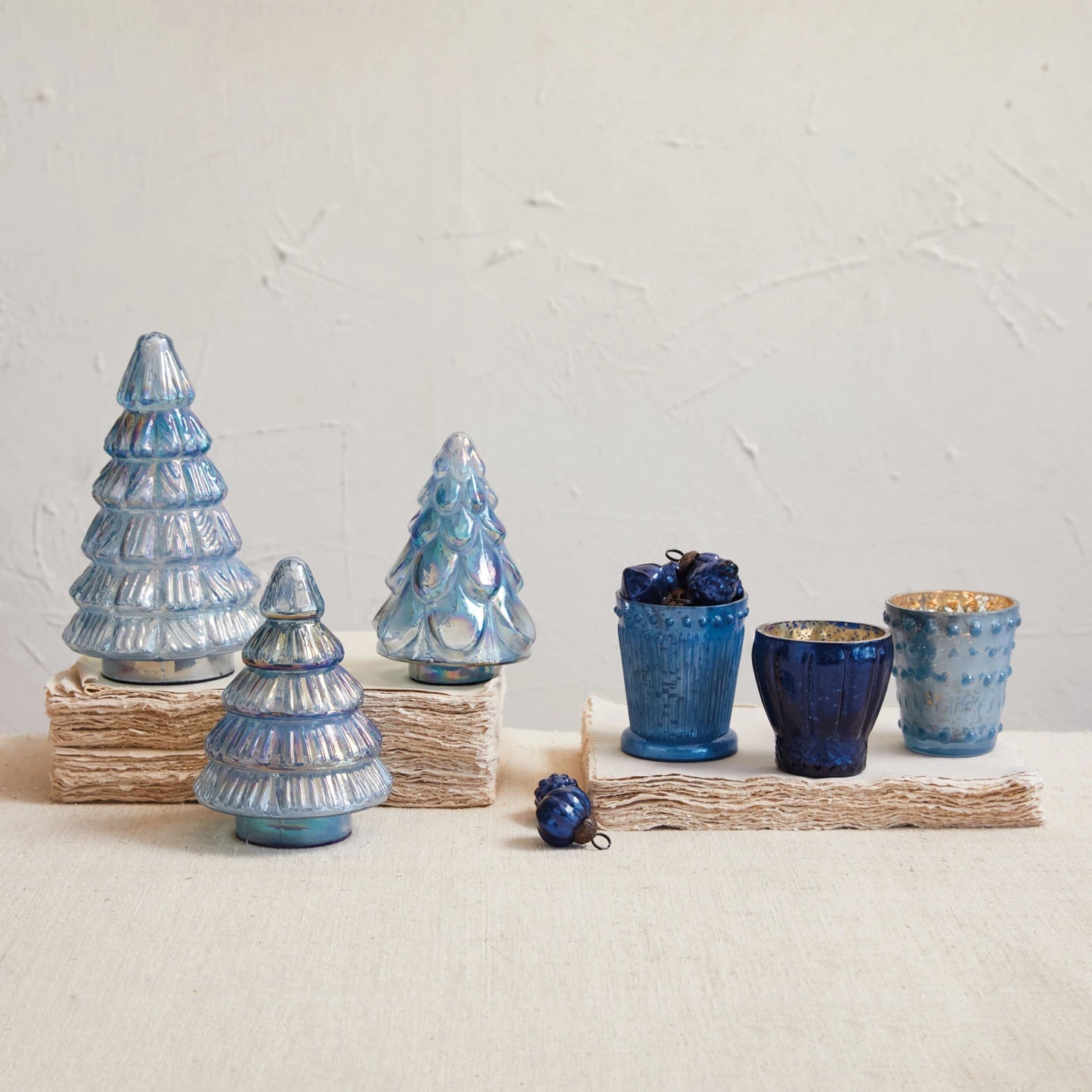RECYCLED GLASS EMBOSSED TREE